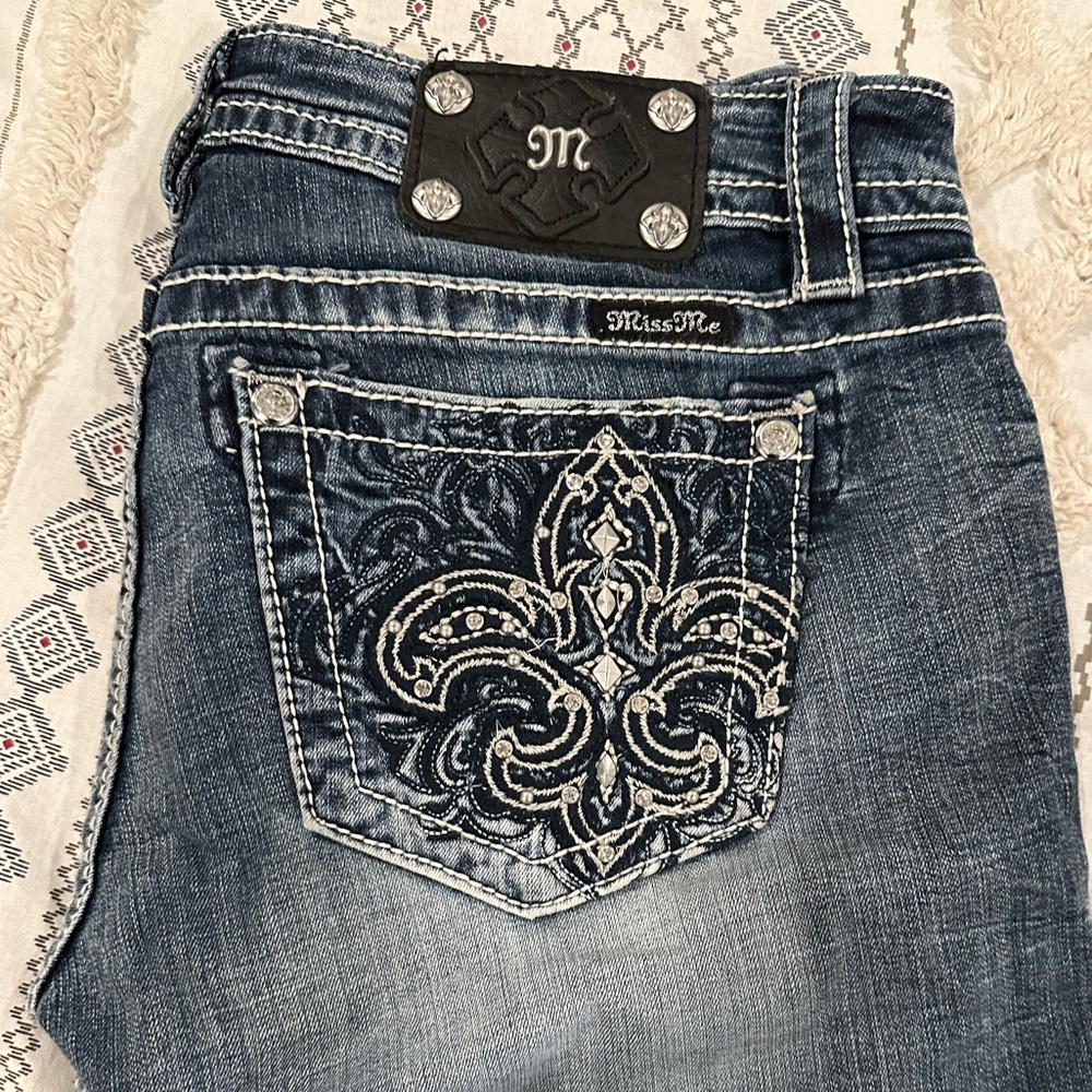 Miss Me Signature Mid-shorts